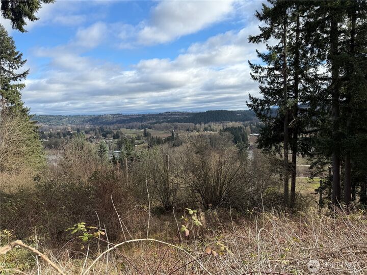Property Photo:  11603  Jennifer Court E  WA 98374 