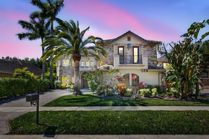 Property Photo: 10468 Trianon Place FL 33449