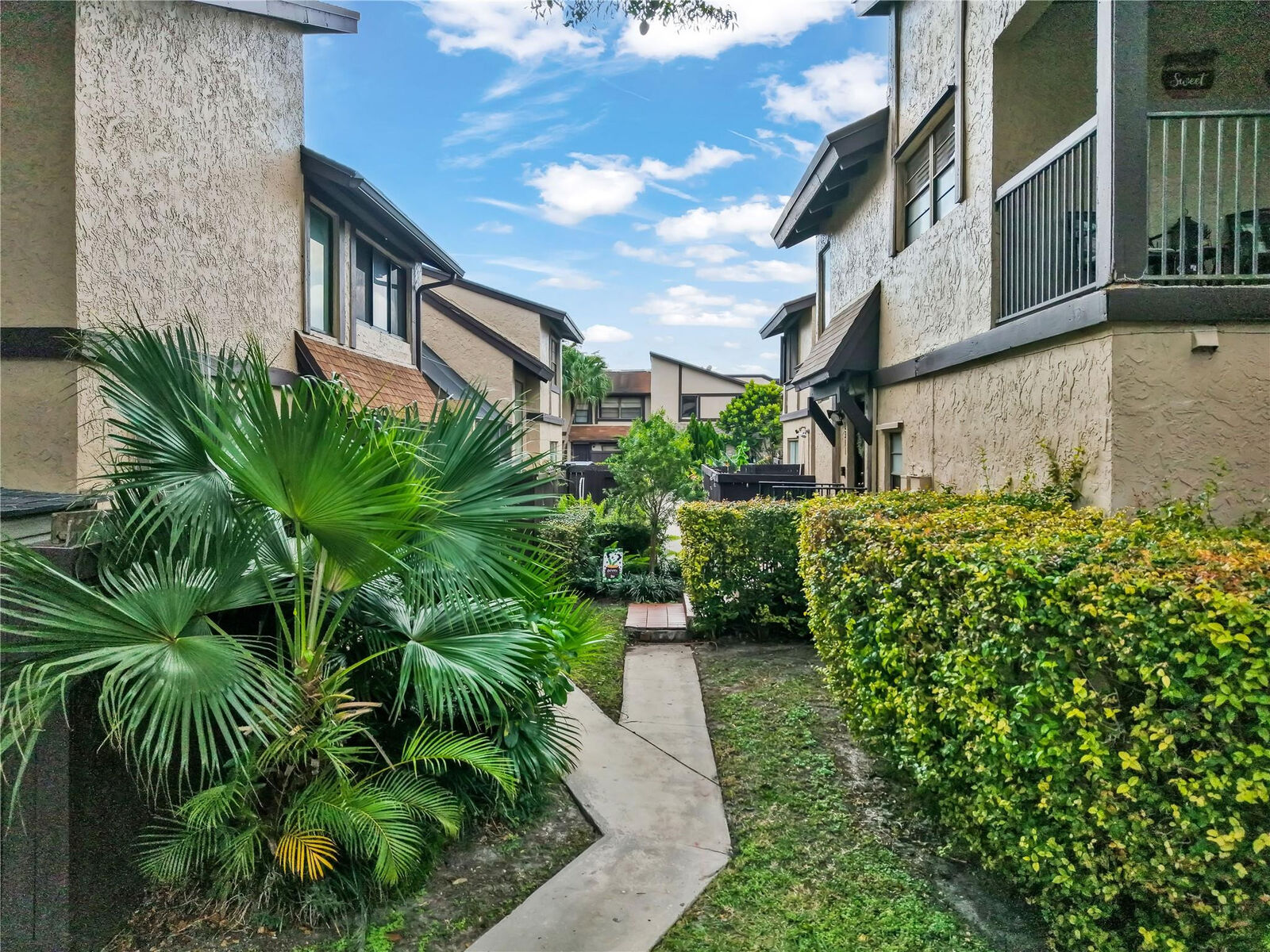 Property Photo:  2311 Bayberry Drive 2311  FL 33024 