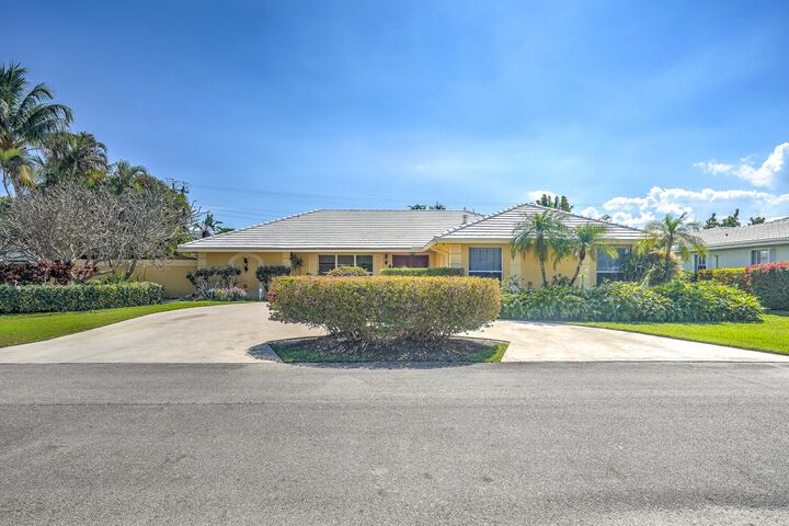 Property Photo:  1191 Emerald Drive  FL 33404 