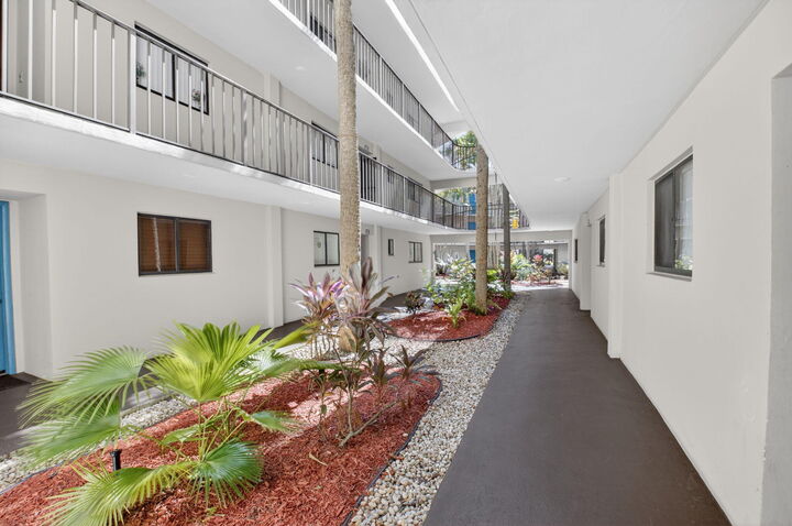 Property Photo: 5190 Las Verdes Circle 120 FL 33484