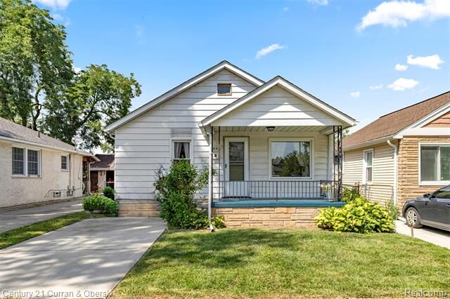 Property Photo:  1644 Liberty Avenue  MI 48146 