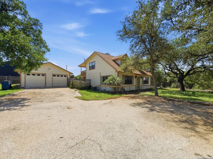 Property Photo:  1009 Tanglewood  TX 78070 