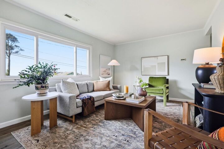 Property Photo:  467 Heathcliff Drive  CA 94044 