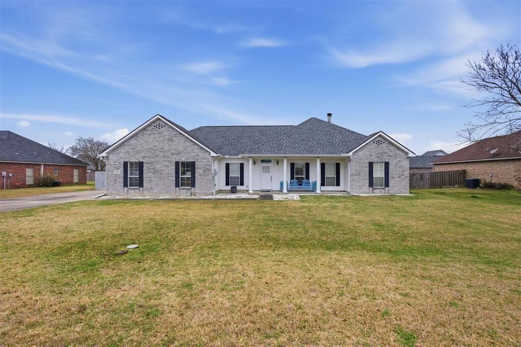 Property Photo:  2235 E Gabriel Sq Square E  LA 70611 