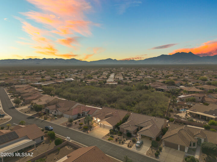 Property Photo:  2344 E Bonita Canyon Drive  AZ 85614 