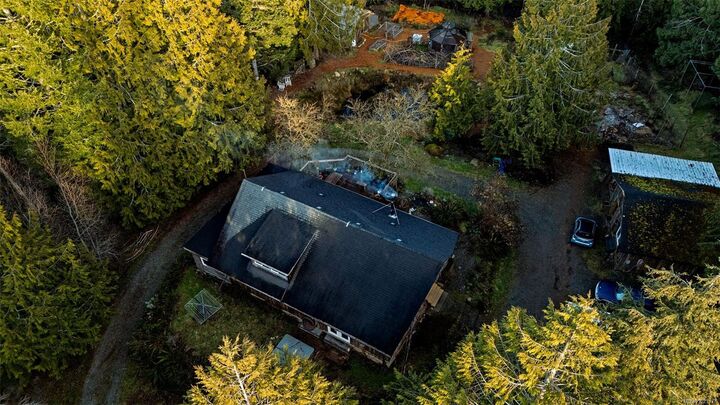 Property Photo: 2993 Robinson Rd BC V9Z 0J9