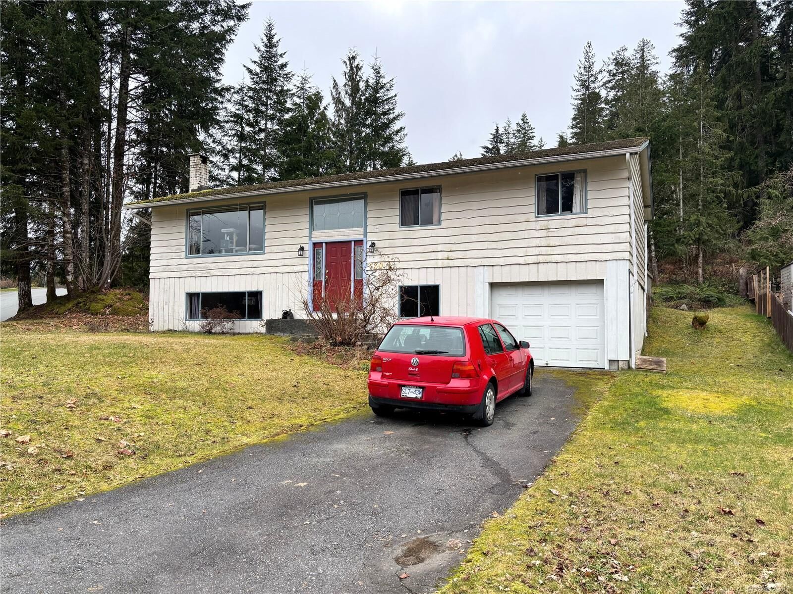 Property Photo:  530 Dogwood Dr  BC V0P 1G0 