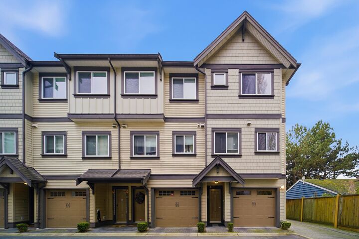 10999 Steveston Highway 11 — photo 1