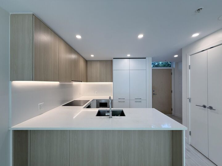 10388 133 Street Th10 — photo 1