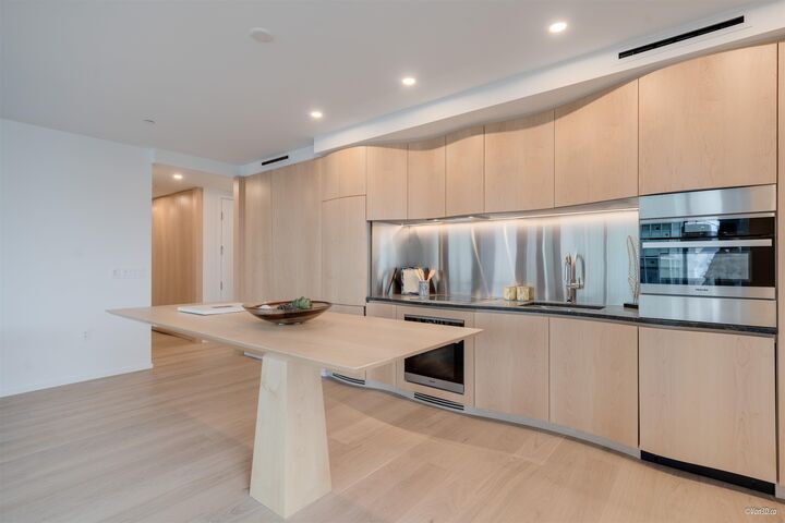 Property Photo: 1568 Alberni Street 1302 BC V6G 0E3