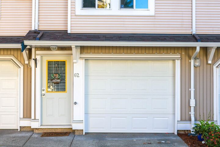 Property Photo:  6533 121 Street 62  BC V3W 1M5 