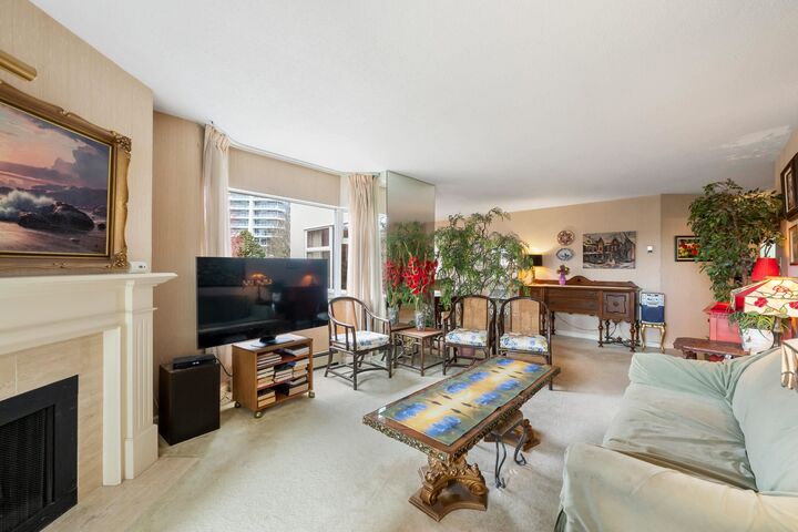 Property Photo:  1442 Foster Street 111  BC V4B 3X7 