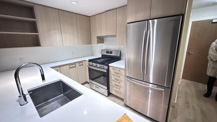 Property Photo:  8288 Granville Avenue 1603  BC V6Y 0H6 