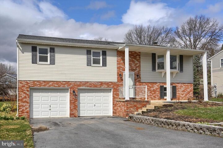 Property Photo:  5708 Oak Avenue  PA 17112 