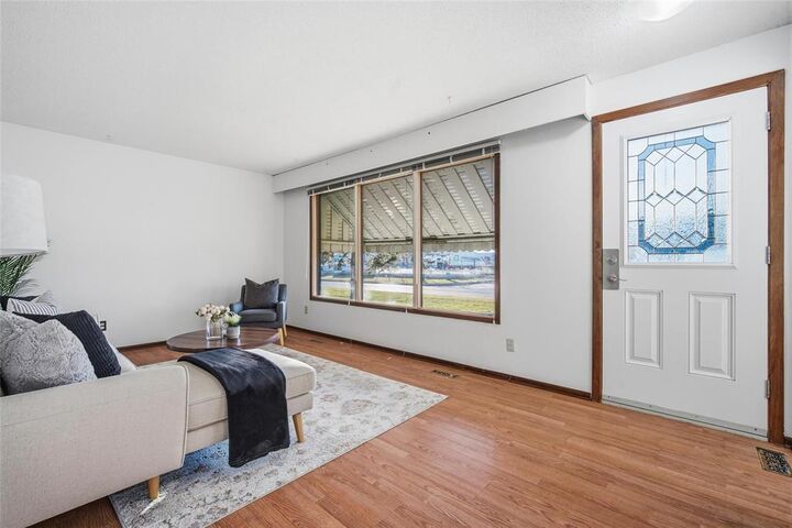 Property Photo:  2005 Selkirk Avenue  MB R2R 1R5 