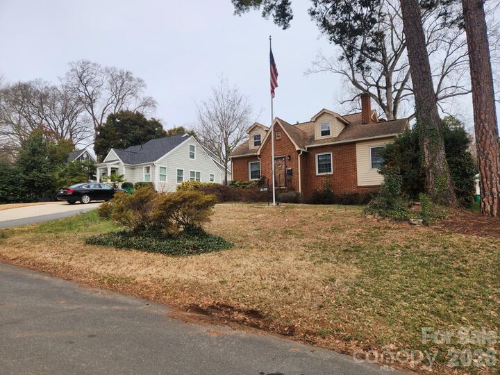 Property Photo:  3139 Shenandoah Avenue  NC 28205 