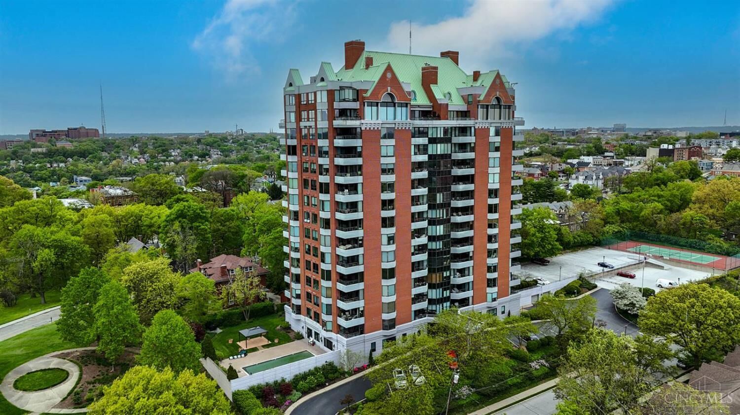 Property Photo:  2121 Alpine Place  OH 45206 