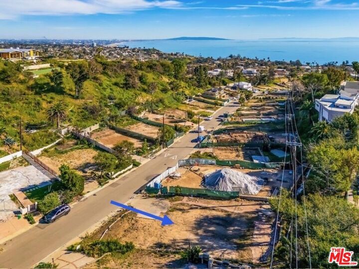 Property Photo:  847 Jacon Way  CA 90272 