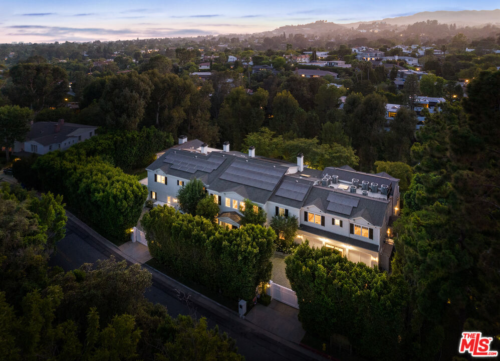 Property Photo: 491 N Tigertail Rd CA 90049