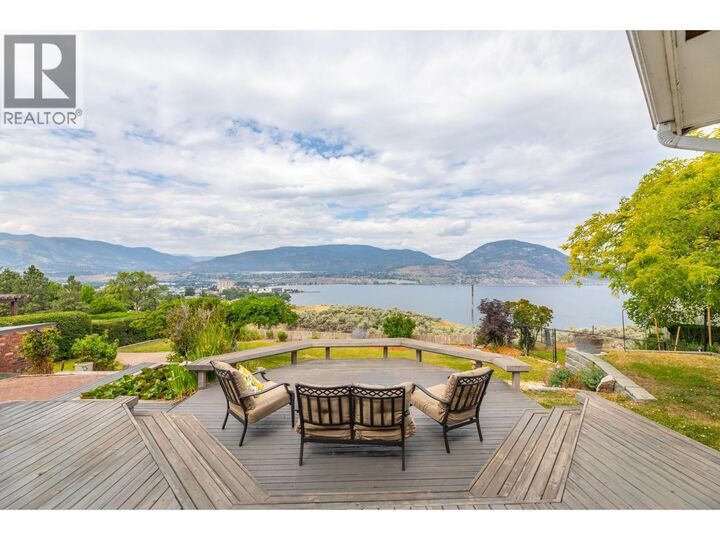 Property Photo: 198 Bankview Place BC V2A 1B4