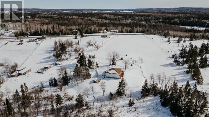 Photo de la propriété:  996 Redditt Rd  ON P9N 0E3 