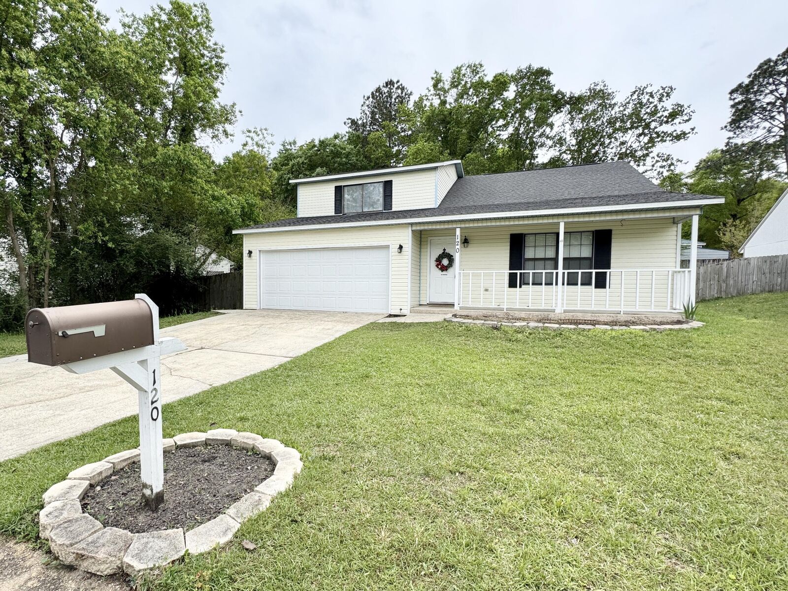 Property Photo:  120 Palmetto Drive  FL 32539 