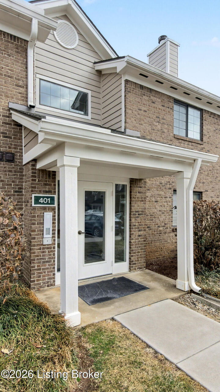 Property Photo:  401 Creason Ct 208  KY 40223 