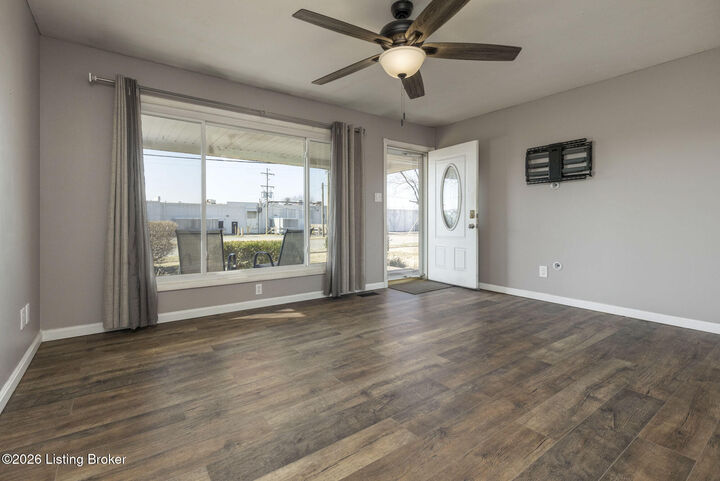 Property Photo:  8411 Seaforth Dr  KY 40258 