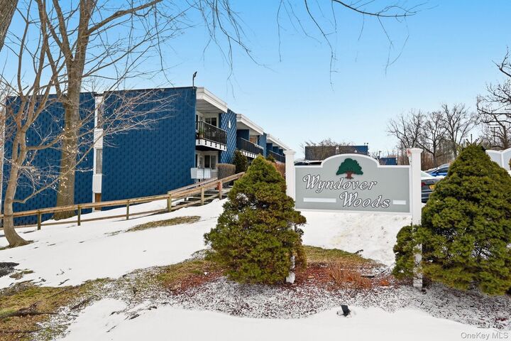 Property Photo:  1 Wyndover Woods Lane 2  NY 10603 