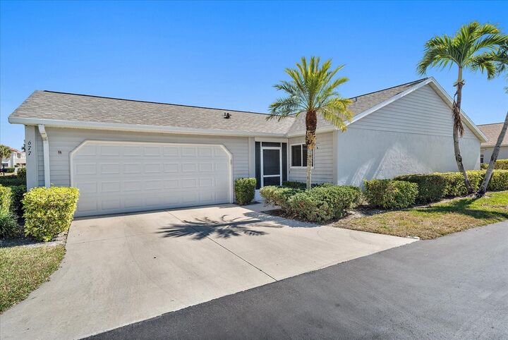 Property Photo:  677 Ironwood Circle 104  FL 34292 