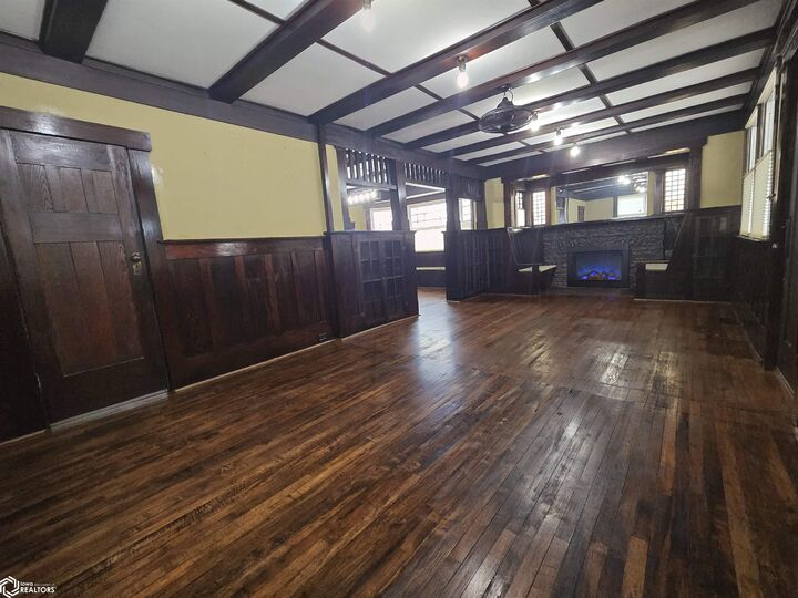 Property Photo:  1038 S Starr Avenue  IA 52601 