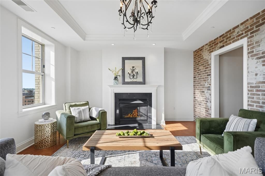 Property Photo: 232 N Kingshighway Boulevard 1209 MO 63108