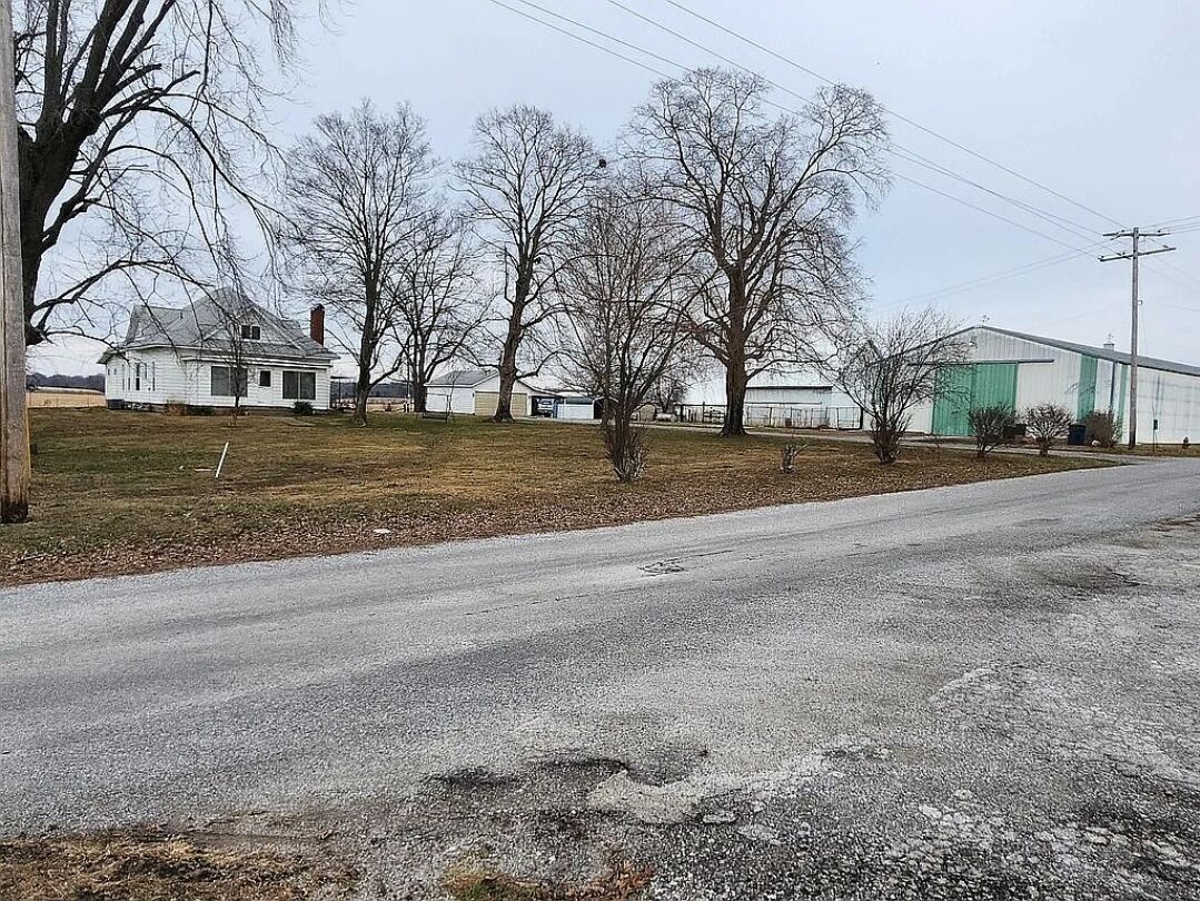 Property Photo:  1100 John Stelle Road  IL 62859 