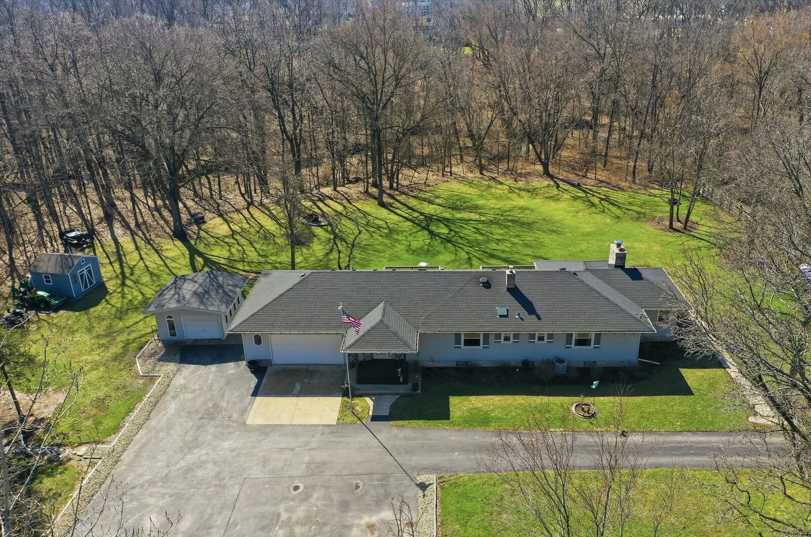 Property Photo:  2 Rohe Lane  IL 60417 