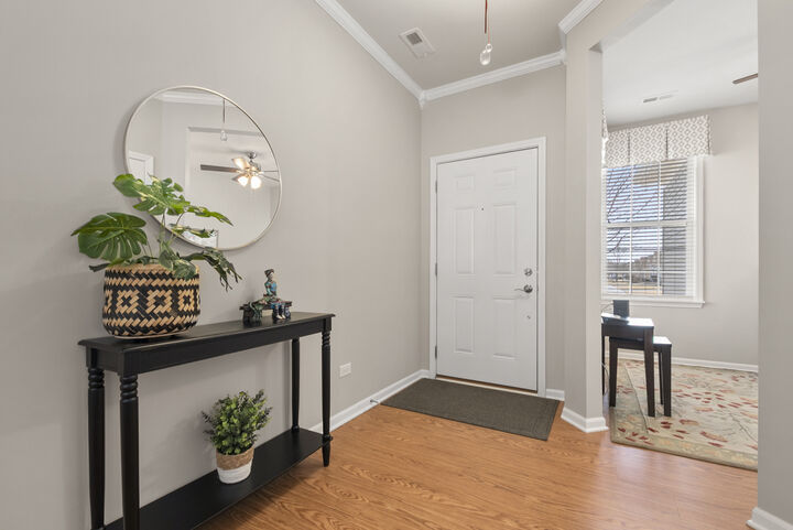 Property Photo:  1702 Patriot Street  IL 60404 