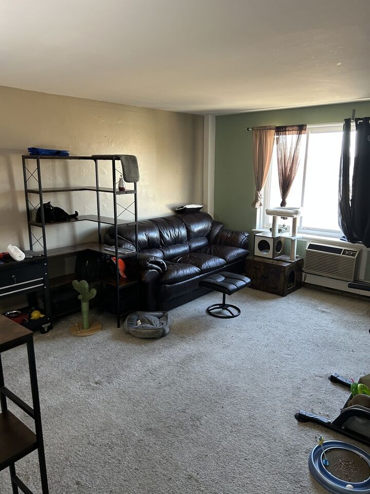 Property Photo:  1500 Robin Circle 314  IL 60169 