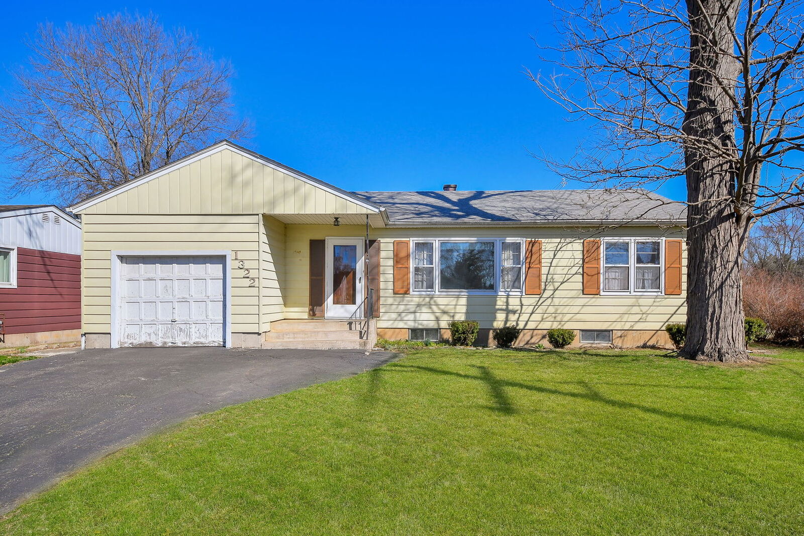 Property Photo: 1322 Lakeview Street IL 60051