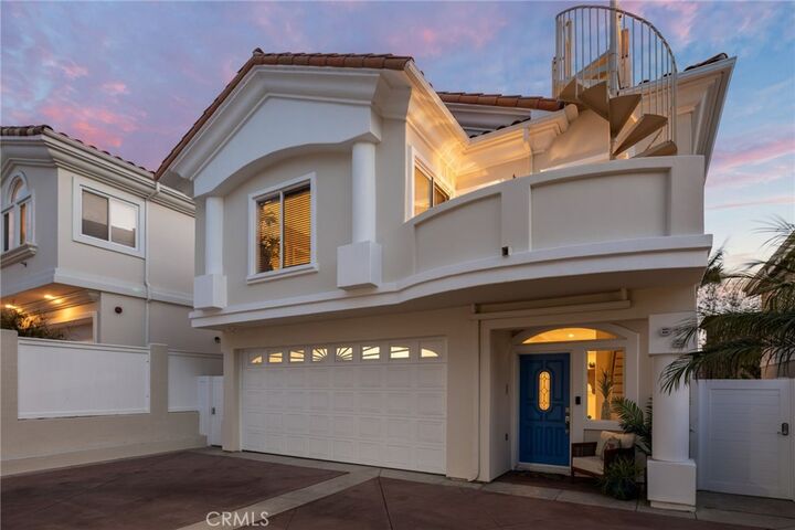 Property Photo:  611 N Lucia B  CA 90277 