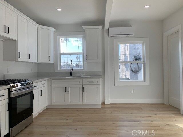 Property Photo:  247 N New Hampshire  CA 90004 