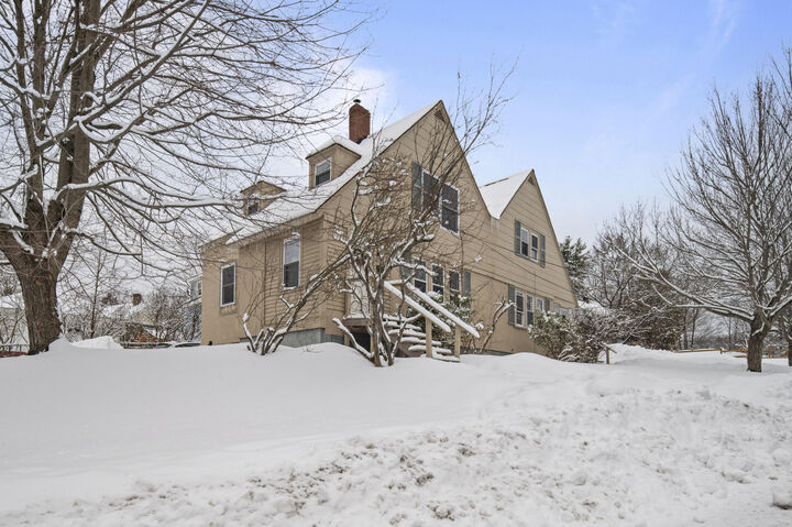 Property Photo:  13 Oxford Street  ME 04073 