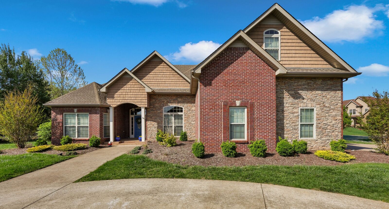 Property Photo:  1076 Willow Cir  TN 37043 