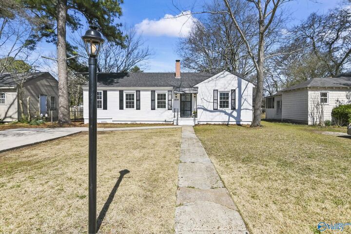 Property Photo:  1804 Enolam Blvd SE  AL 35601 
