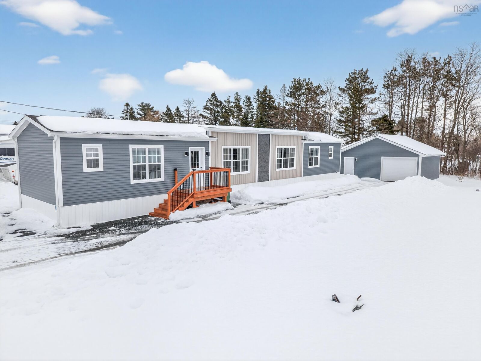 Property Photo:  82 Sunrise Court  NS B6L 0E9 