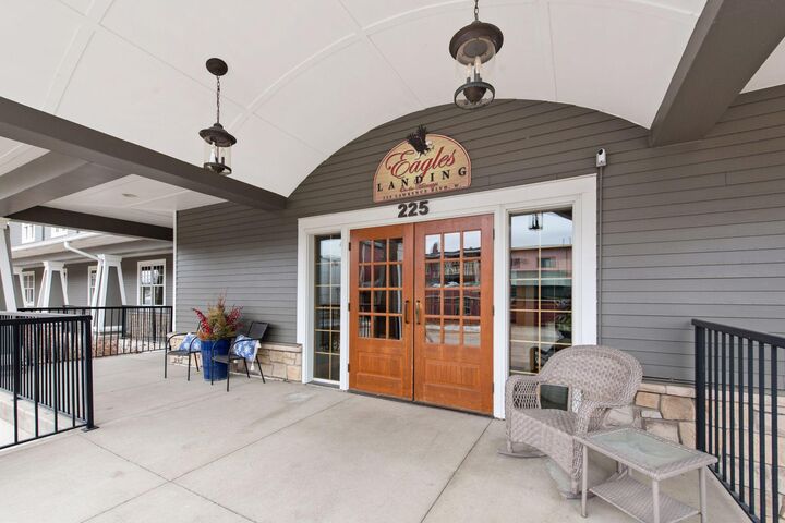 Property Photo:  225 Lawrence Boulevard W 406  MN 55981 