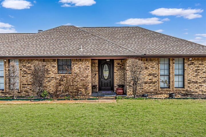 Property Photo:  108 Cole Road  TX 75154 