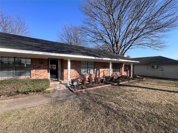 Property Photo:  818 Fairlawn Drive  TX 75116 