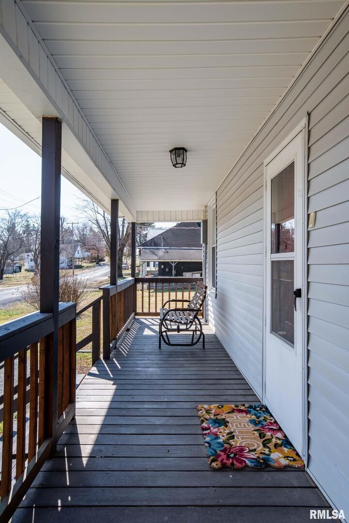 Property Photo:  1414 Newton Avenue  IL 62951 