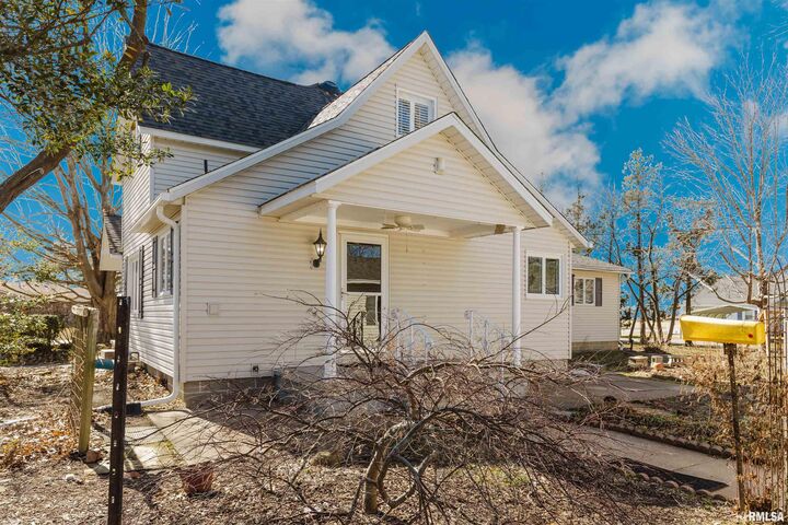 Property Photo:  217 S Jackson Street  IL 62949 