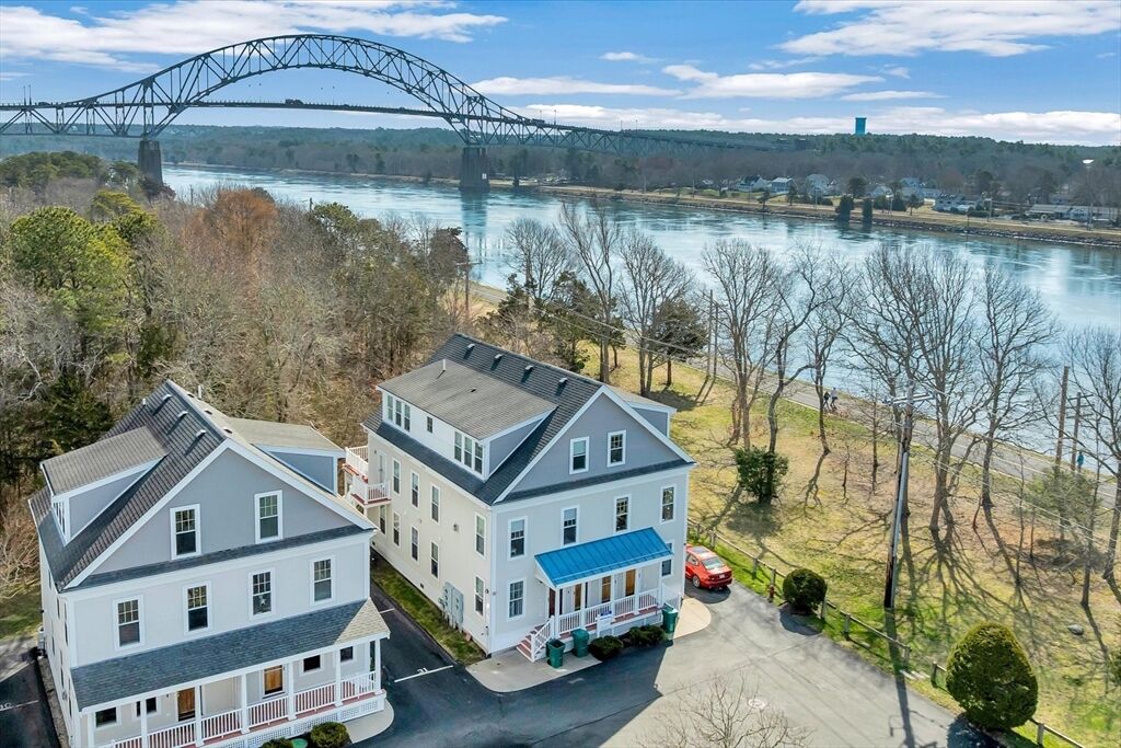 Property Photo:  3 Honora Ln 3  MA 02532 